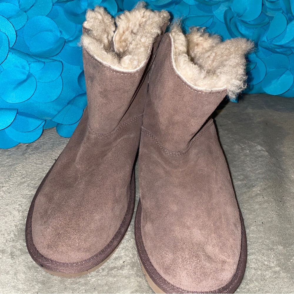 Koolaburra by UGG short boots size 8